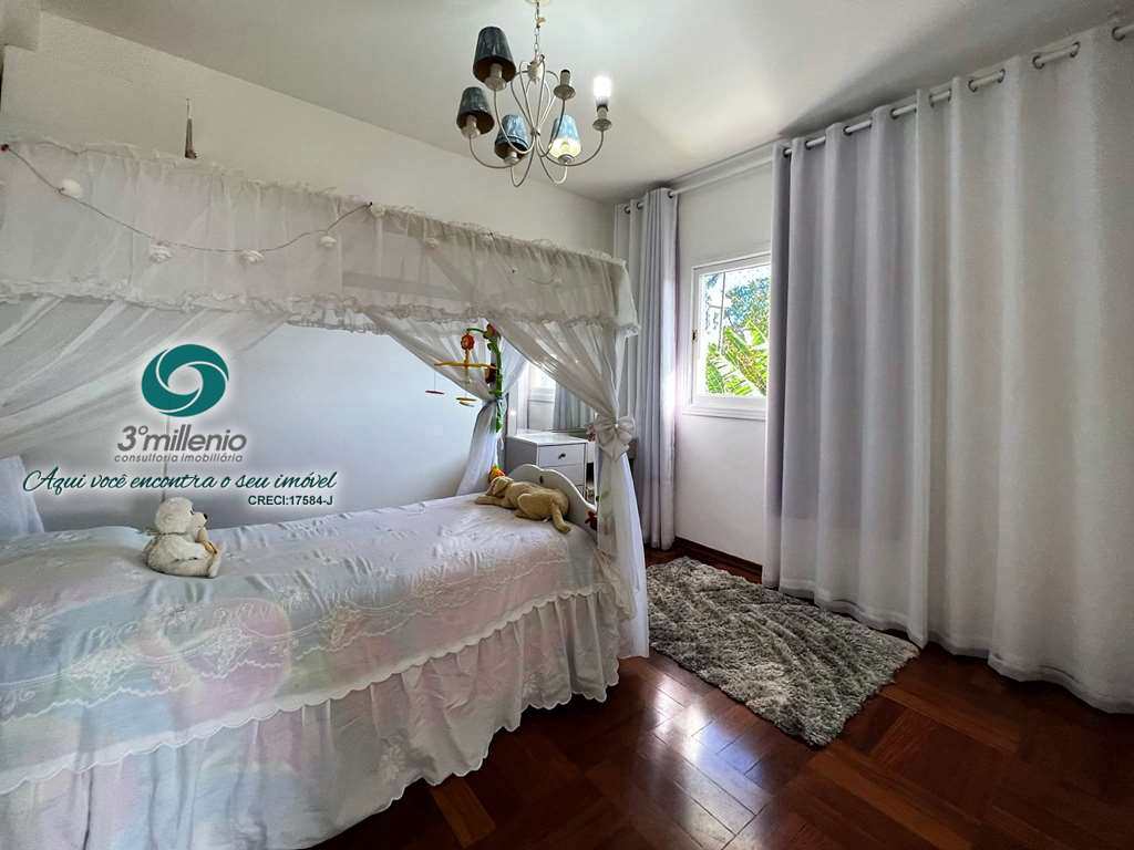Casa em Cotia, no bairro São Paulo II