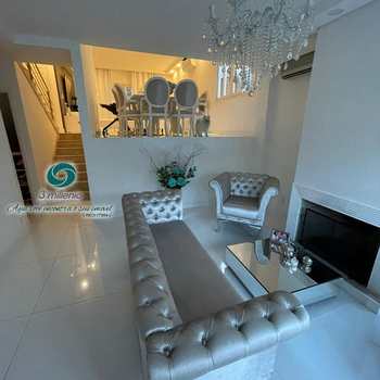 Casa em Cotia, bairro Bosque do Vianna