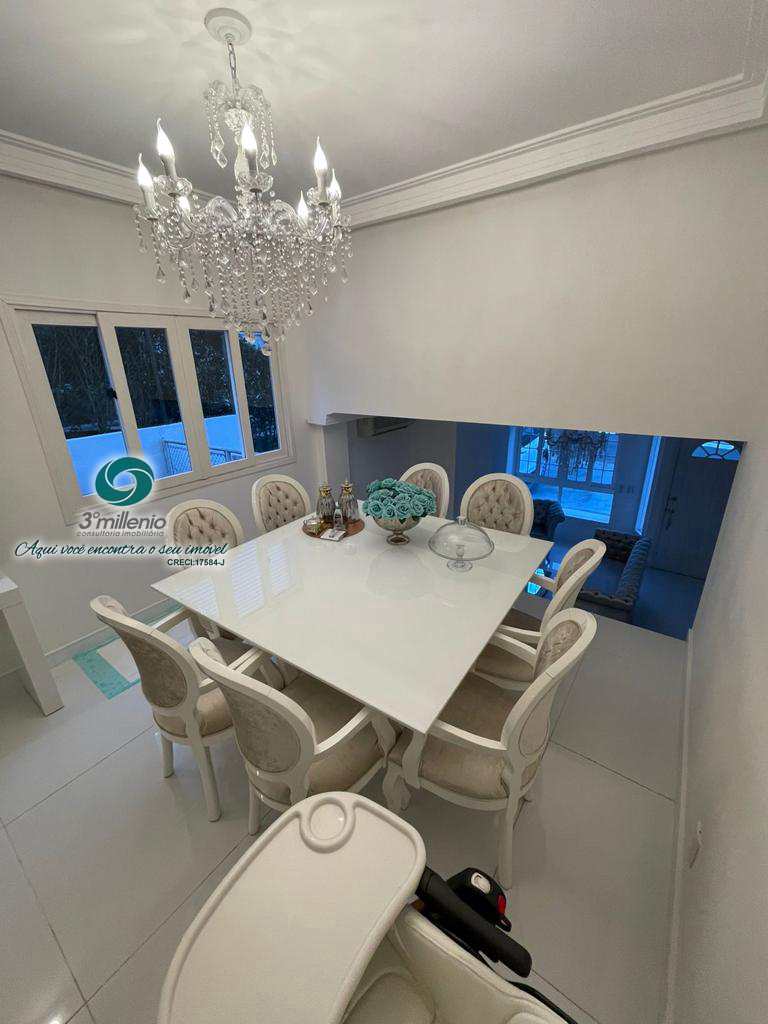 Casa em Cotia, no bairro Bosque do Vianna