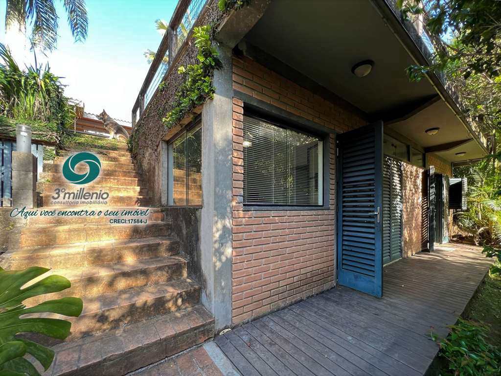 Casa em Jandira, no bairro Chácaras do Peroba