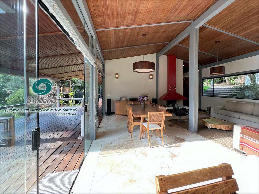 Casa em Jandira, no bairro Chácaras do Peroba