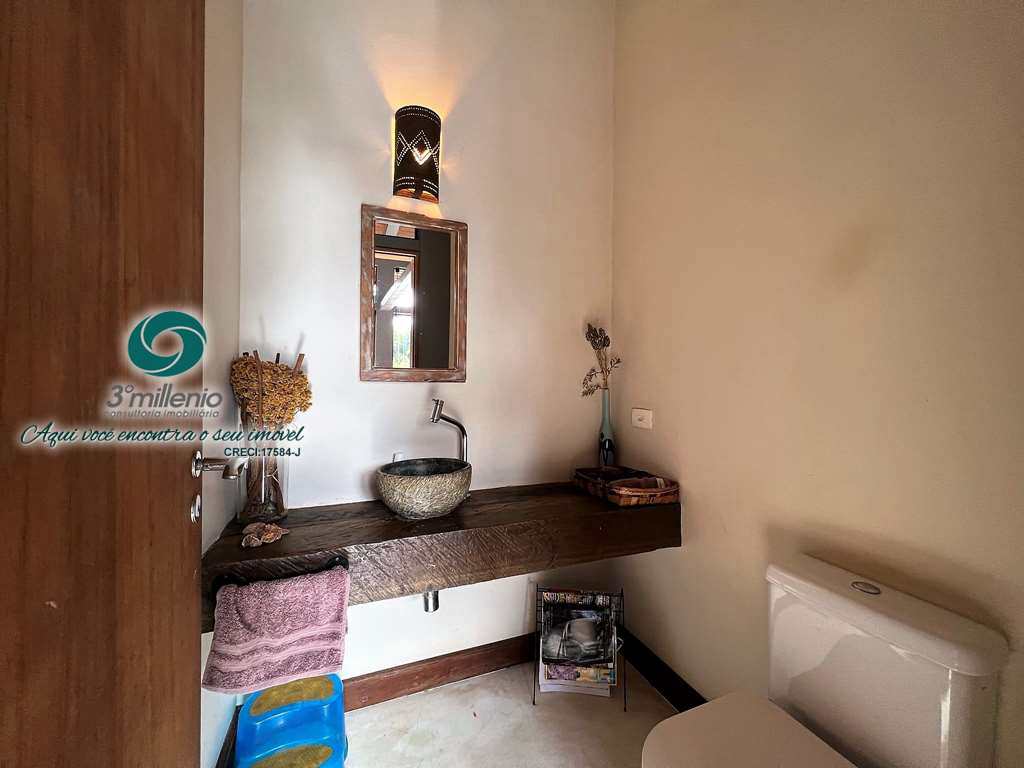 Casa em Jandira, no bairro Chácaras do Peroba