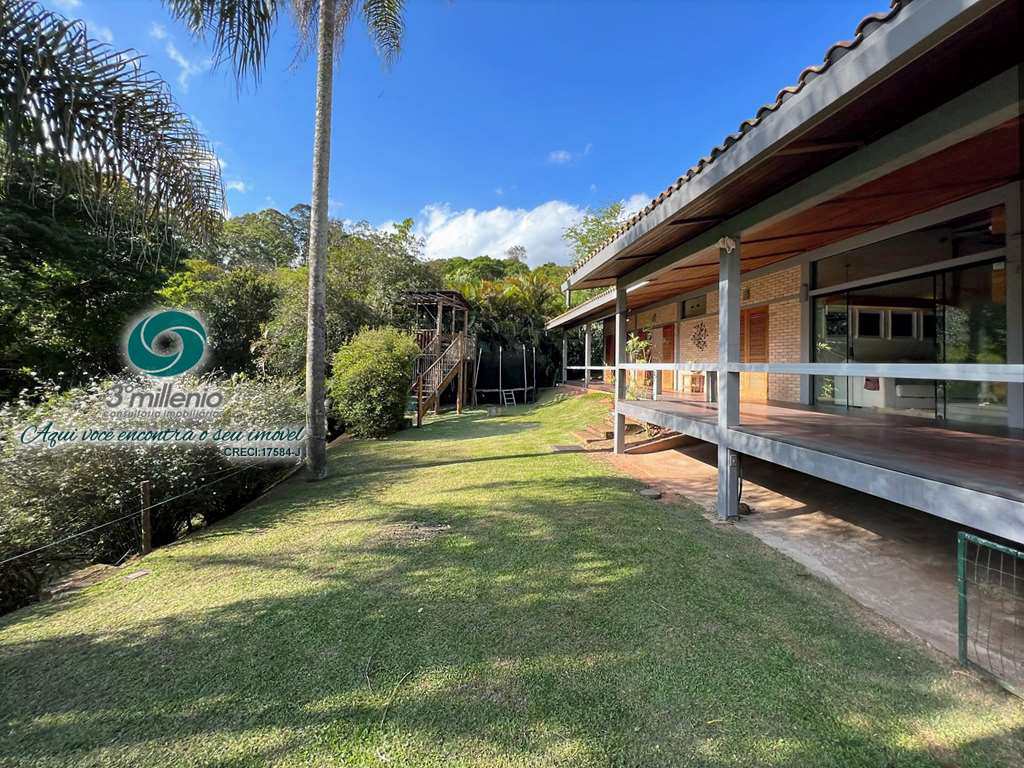 Casa em Jandira, no bairro Chácaras do Peroba