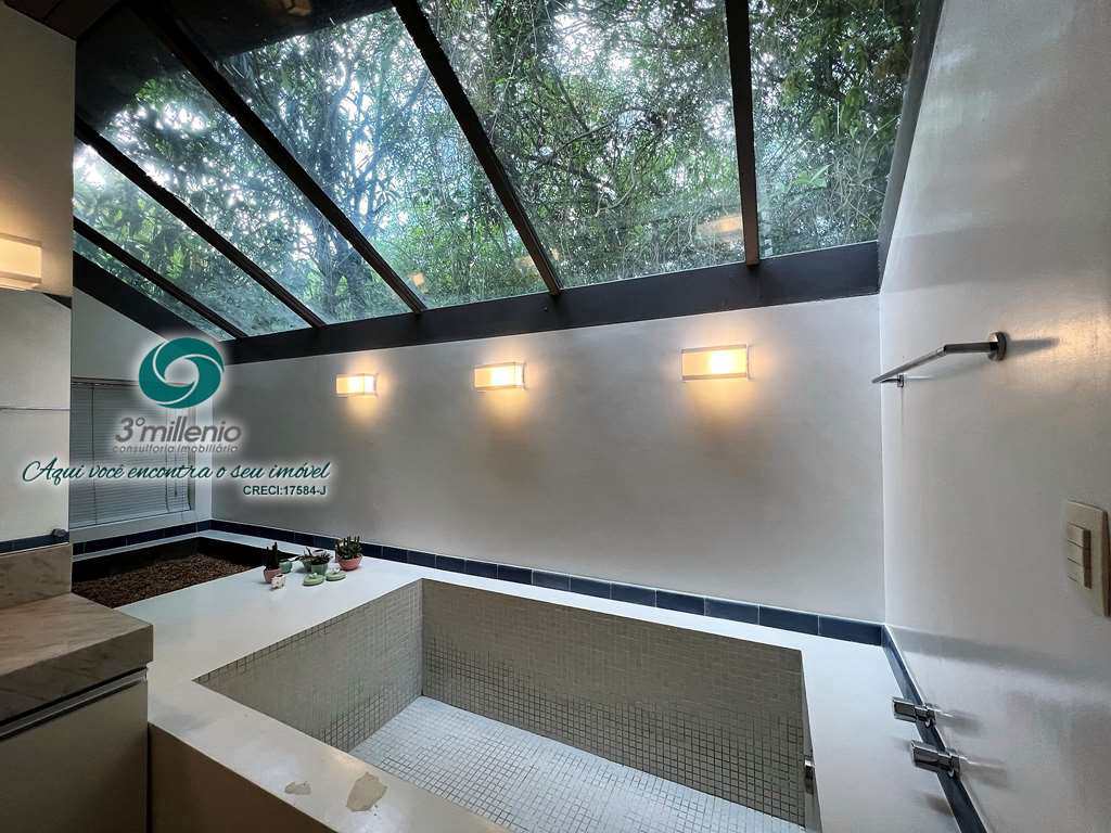 Casa em Jandira, no bairro Chácaras do Peroba