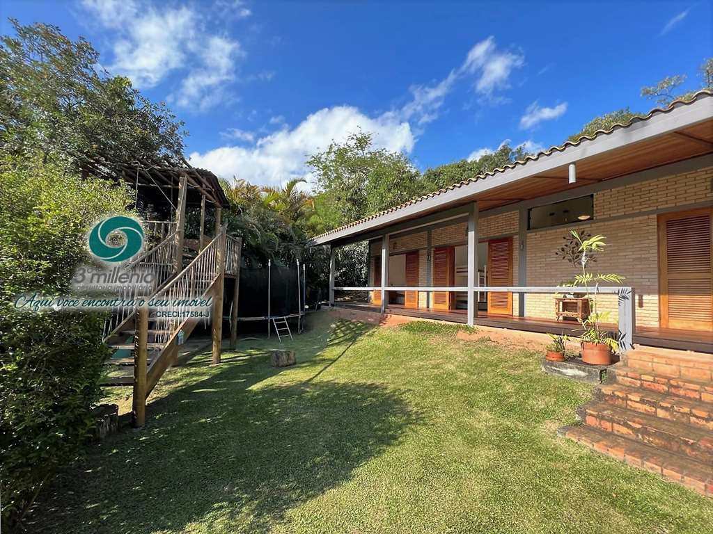 Casa em Jandira, no bairro Chácaras do Peroba