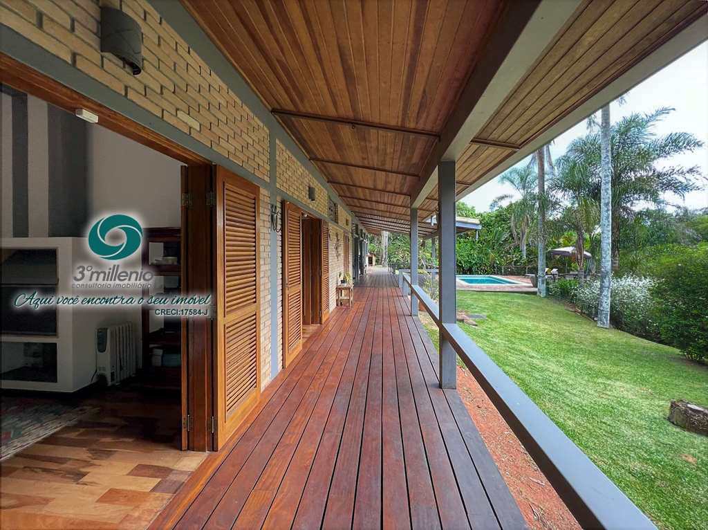 Casa em Jandira, no bairro Chácaras do Peroba