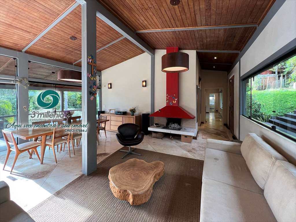 Casa em Jandira, no bairro Chácaras do Peroba