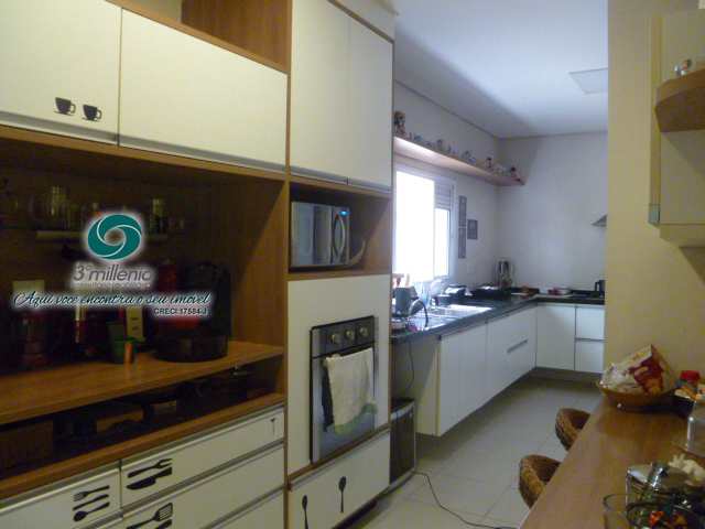 Casa em Cotia, no bairro Bosque do Vianna