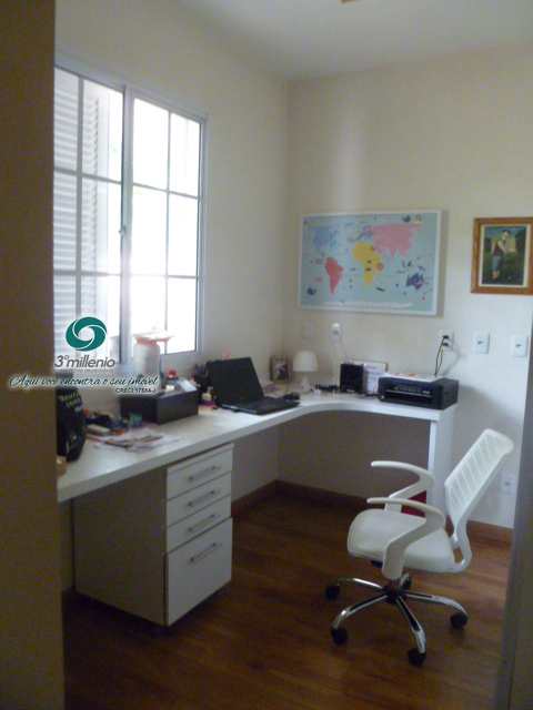 Casa em Cotia, no bairro Bosque do Vianna