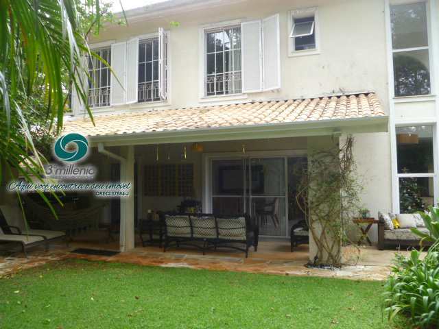 Casa em Cotia, no bairro Bosque do Vianna