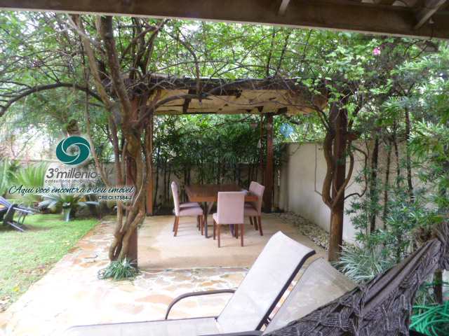 Casa em Cotia, no bairro Bosque do Vianna