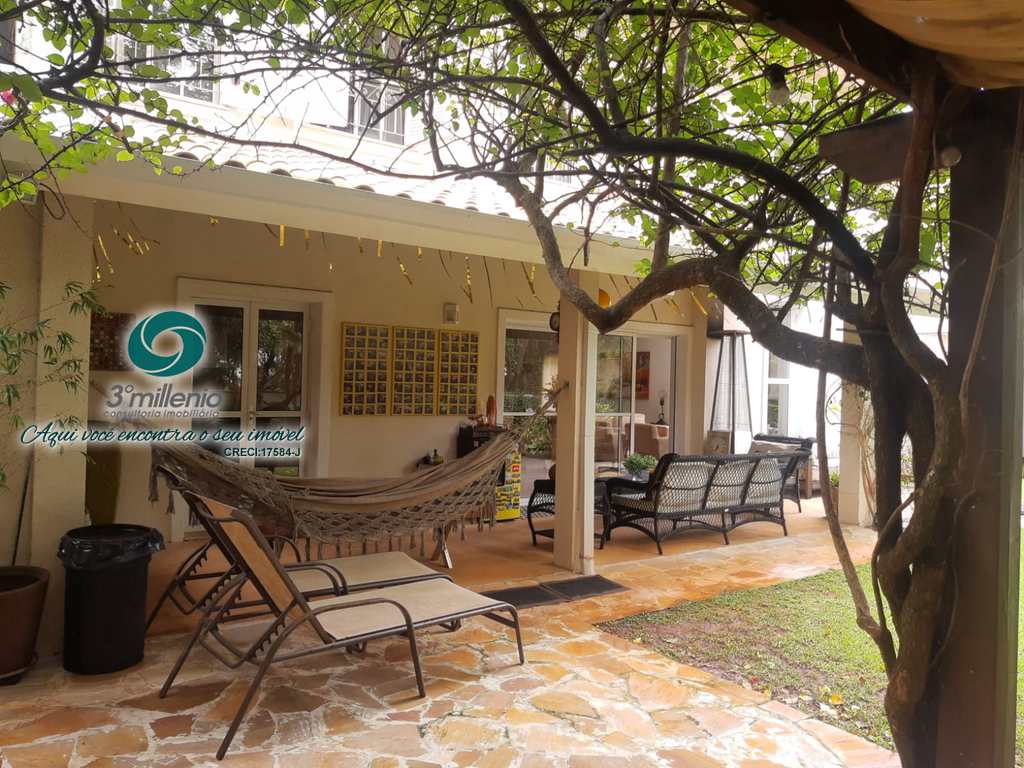 Casa em Cotia, no bairro Bosque do Vianna