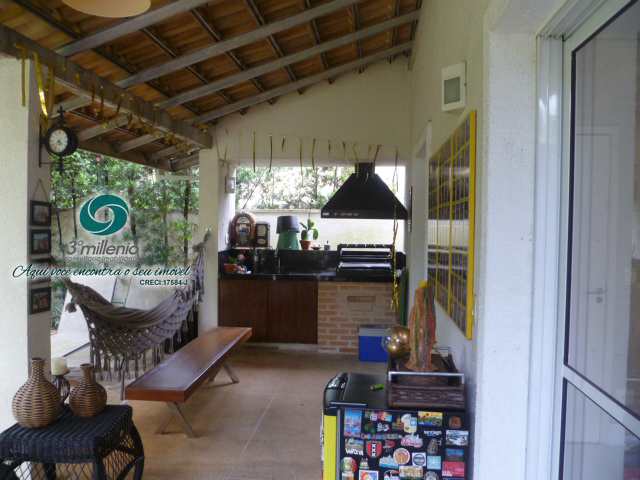 Casa em Cotia, no bairro Bosque do Vianna