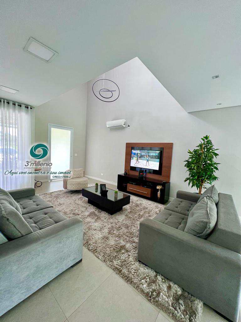 Casa em Cotia, no bairro Jardim Colibri