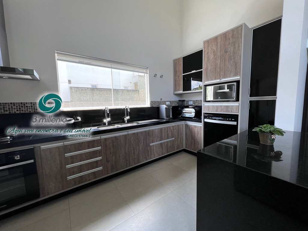 Casa em Cotia, no bairro Jardim Colibri