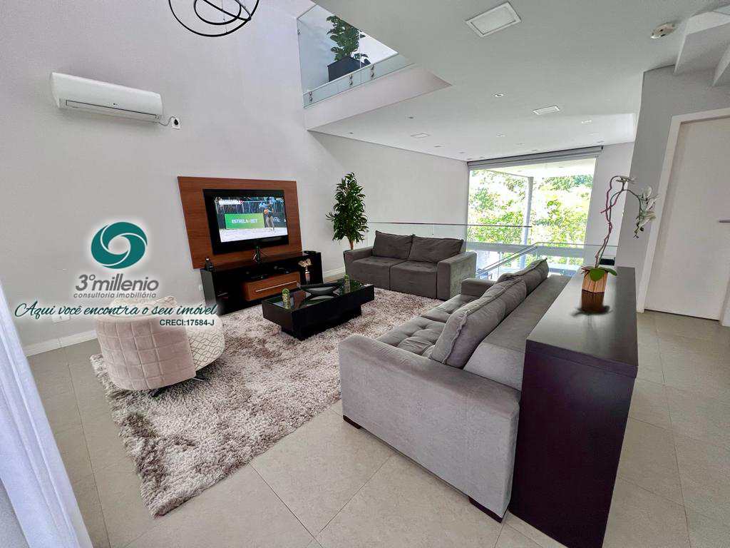 Casa em Cotia, no bairro Jardim Colibri