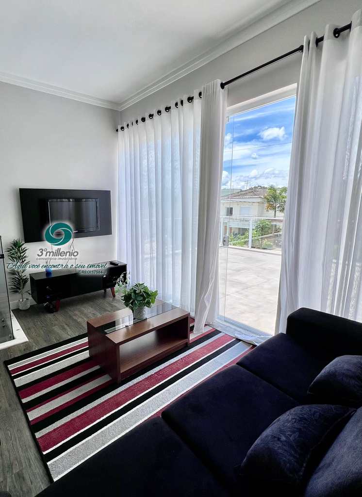 Casa em Cotia, no bairro Jardim Colibri