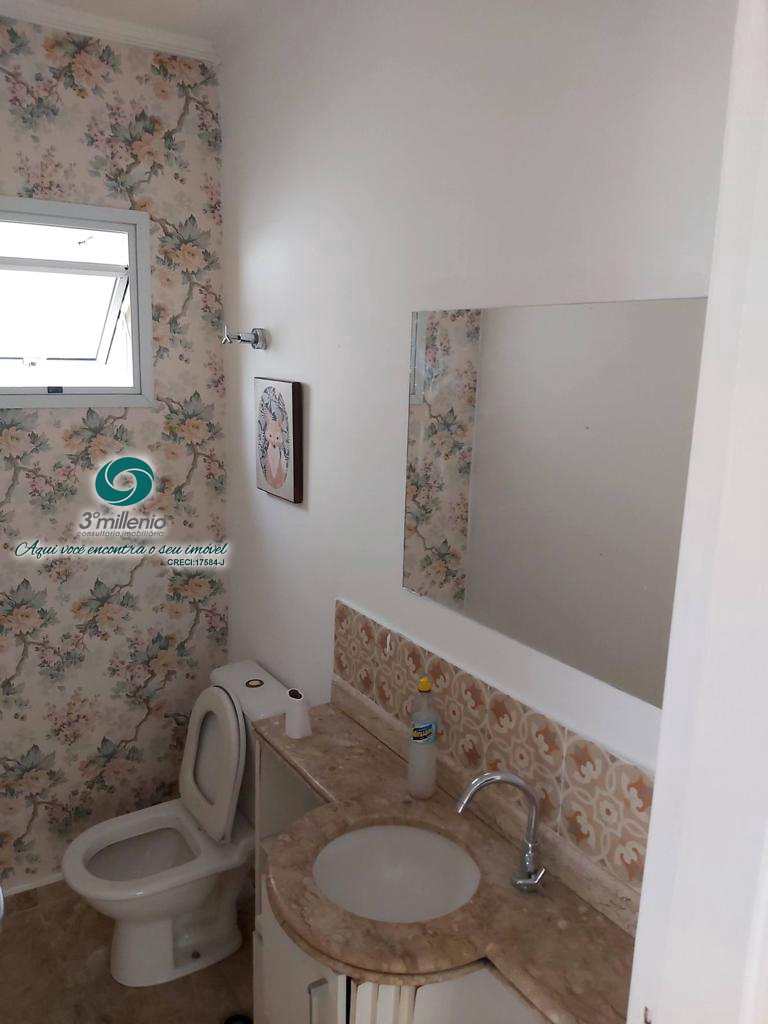 Casa em Cotia, no bairro Jardim Passárgada I