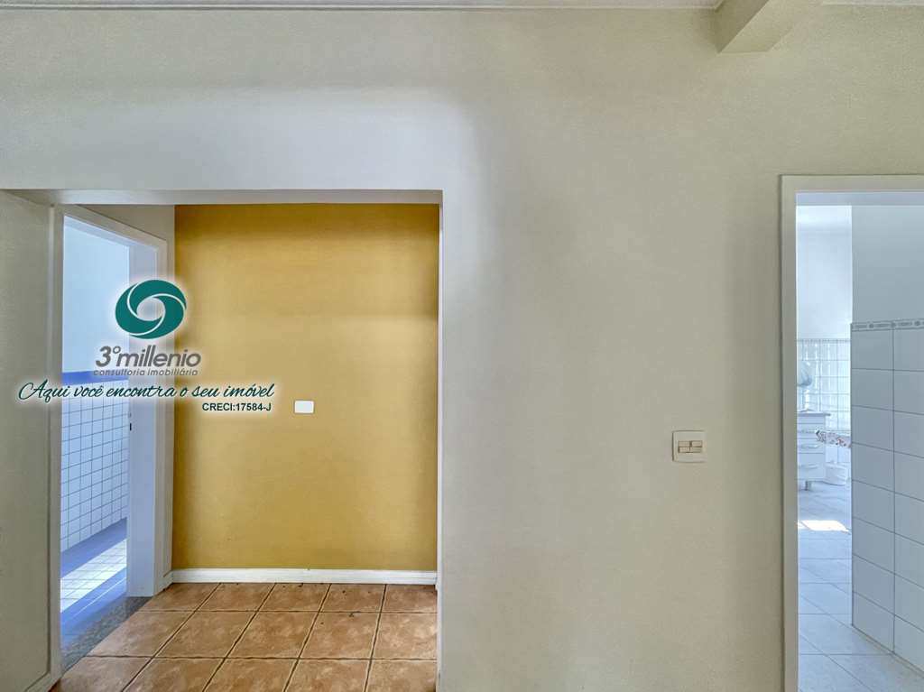 Casa Comercial em Cotia, no bairro Granja Viana II