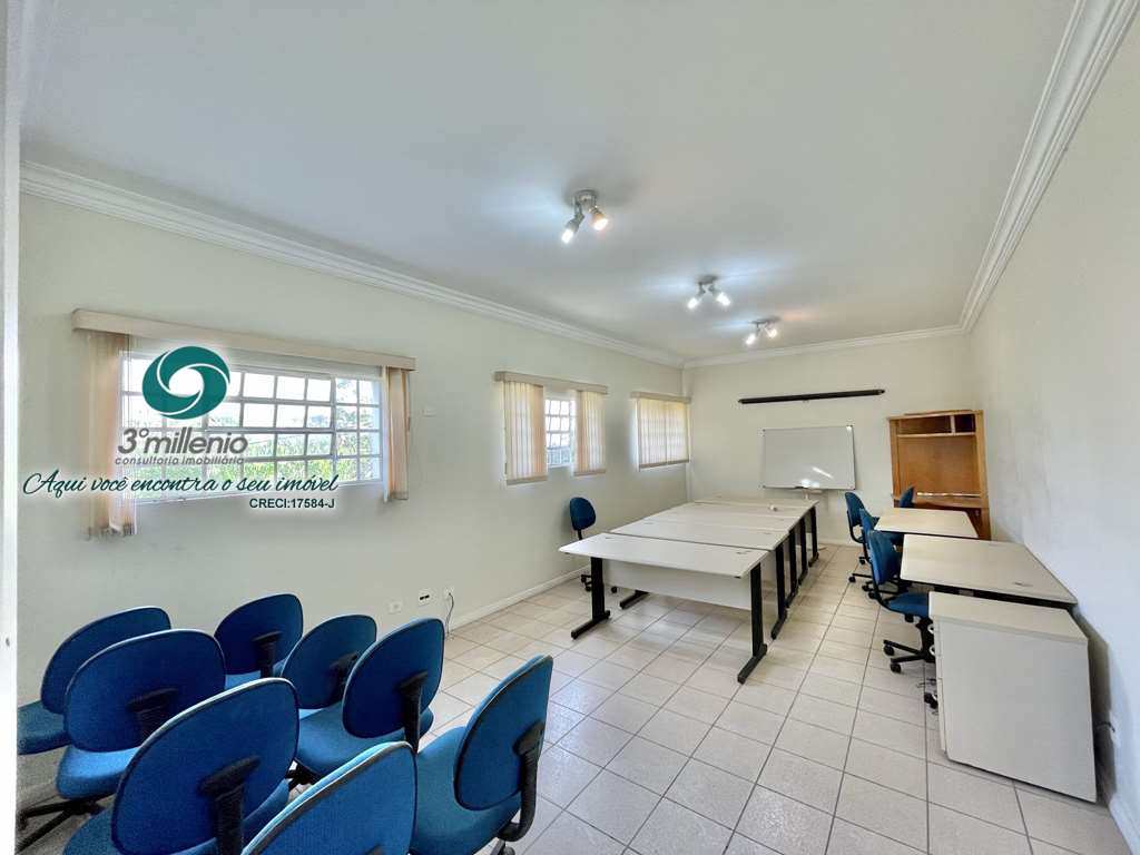 Casa Comercial em Cotia, no bairro Granja Viana II