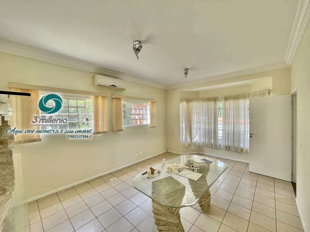 Casa Comercial em Cotia, no bairro Granja Viana II