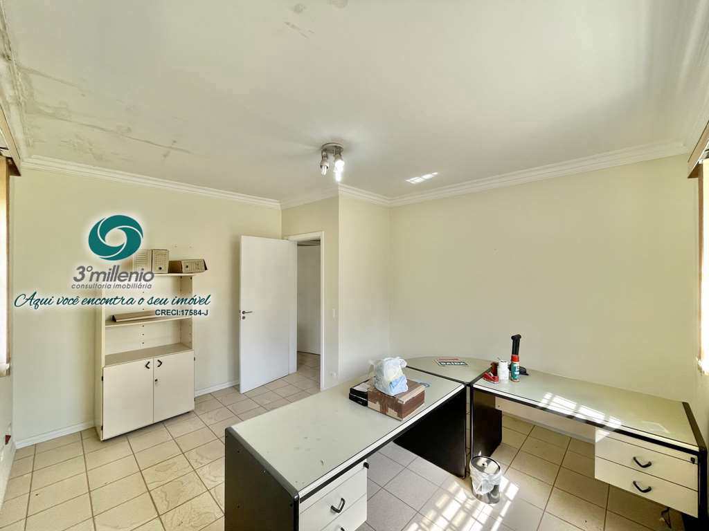 Casa Comercial em Cotia, no bairro Granja Viana II