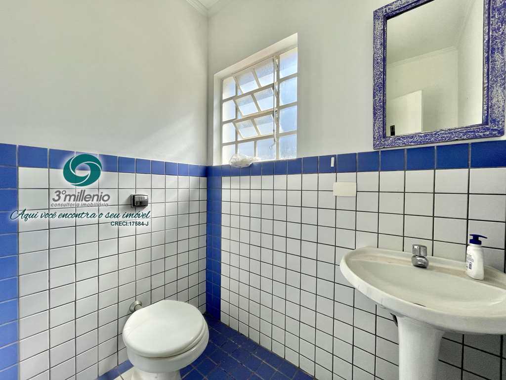 Casa Comercial em Cotia, no bairro Granja Viana II