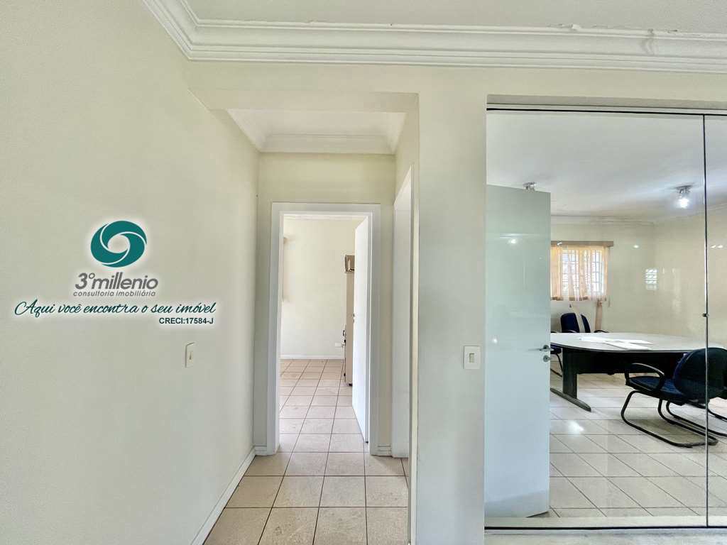 Casa Comercial em Cotia, no bairro Granja Viana II