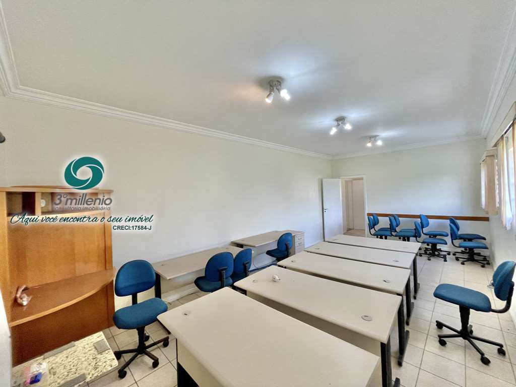 Casa Comercial em Cotia, no bairro Granja Viana II