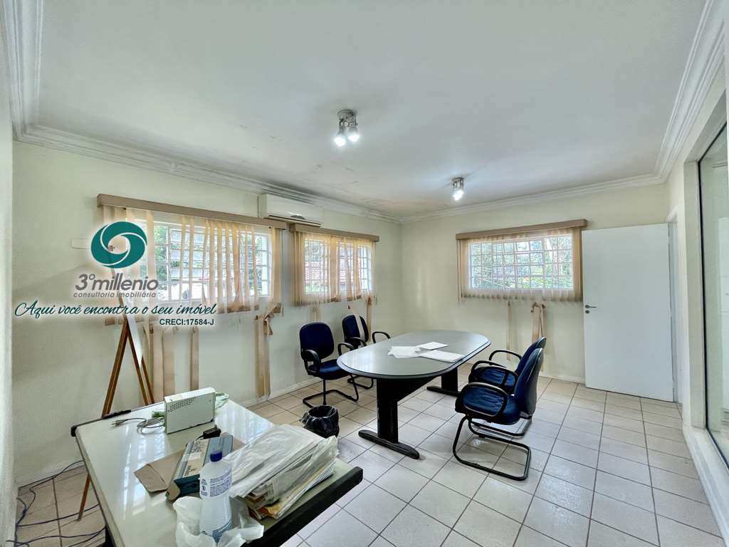 Casa Comercial em Cotia, no bairro Granja Viana II