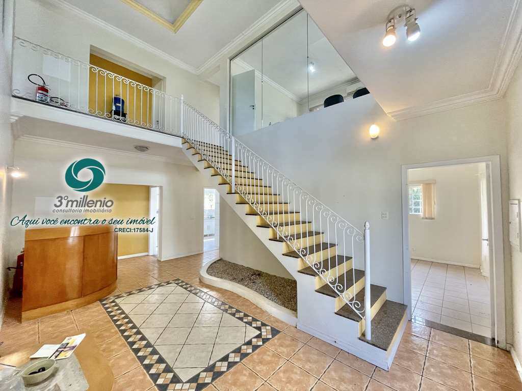 Casa Comercial em Cotia, no bairro Granja Viana II