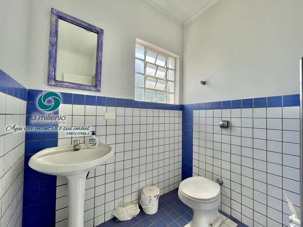 Casa Comercial em Cotia, no bairro Granja Viana II