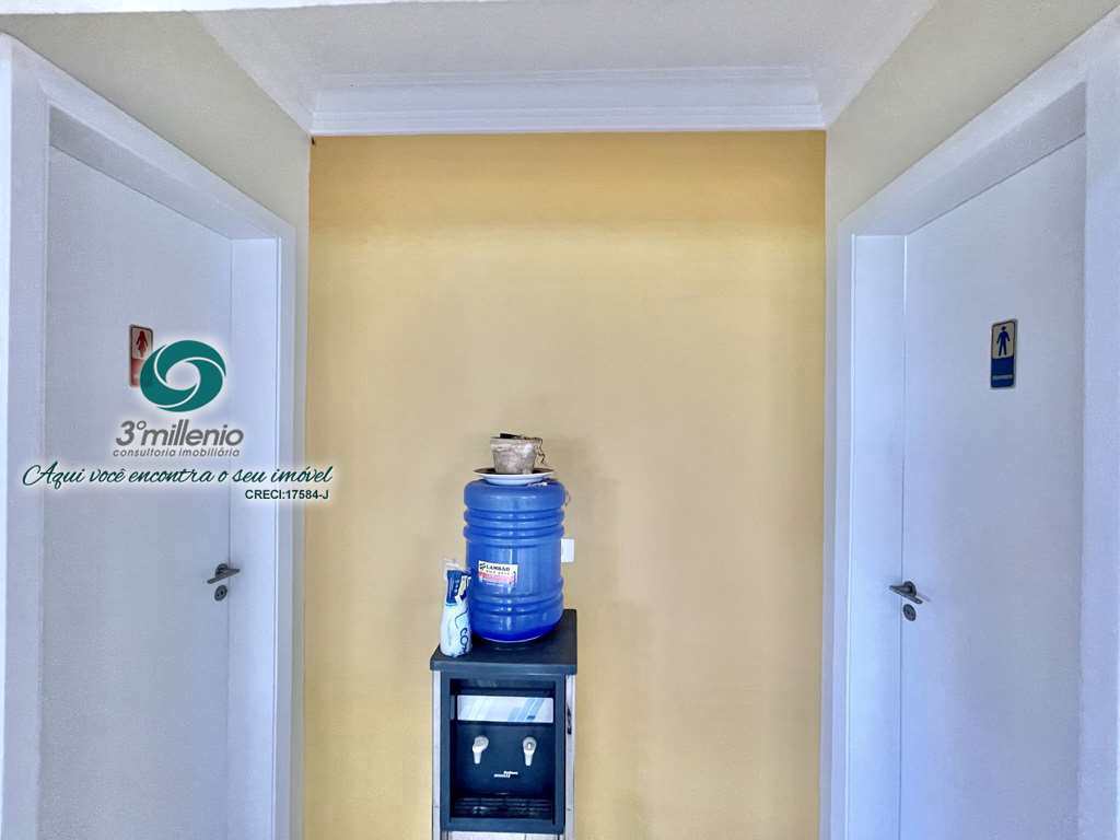 Casa Comercial em Cotia, no bairro Granja Viana II