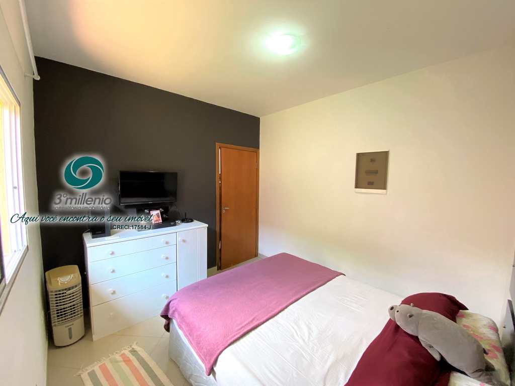 Casa em Cotia, no bairro Vila Hortência