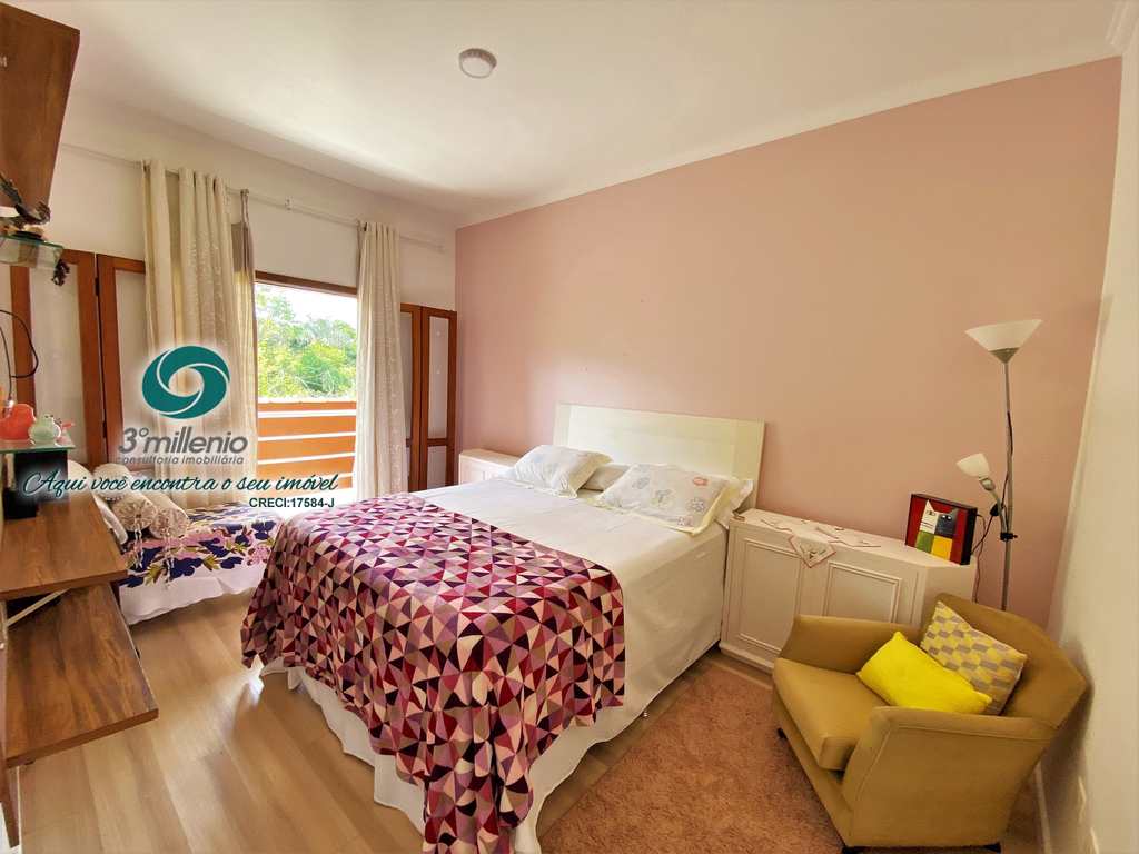 Casa em Cotia, no bairro Vila Hortência