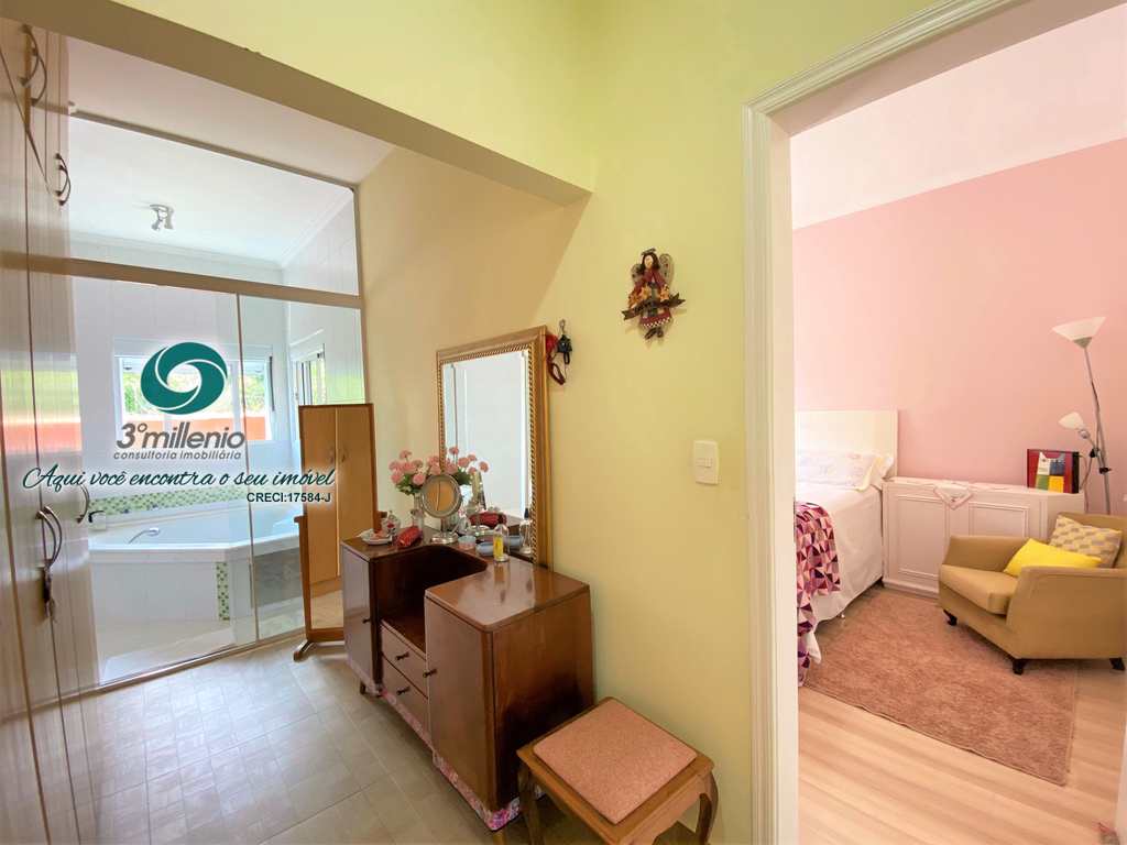 Casa em Cotia, no bairro Vila Hortência