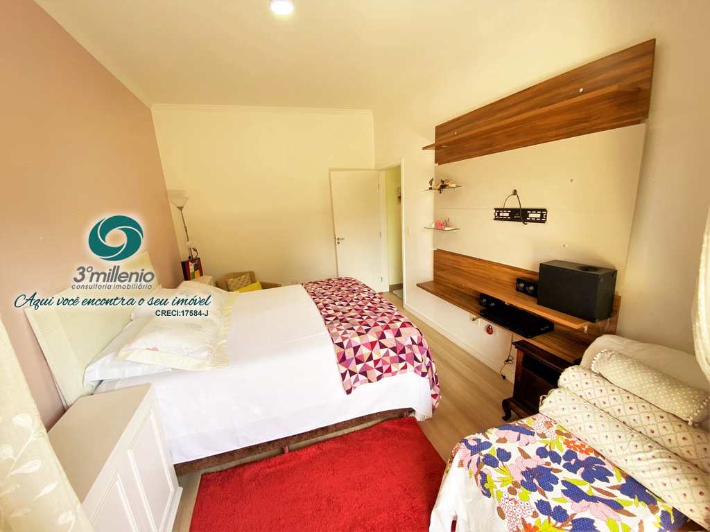 Casa em Cotia, no bairro Vila Hortência