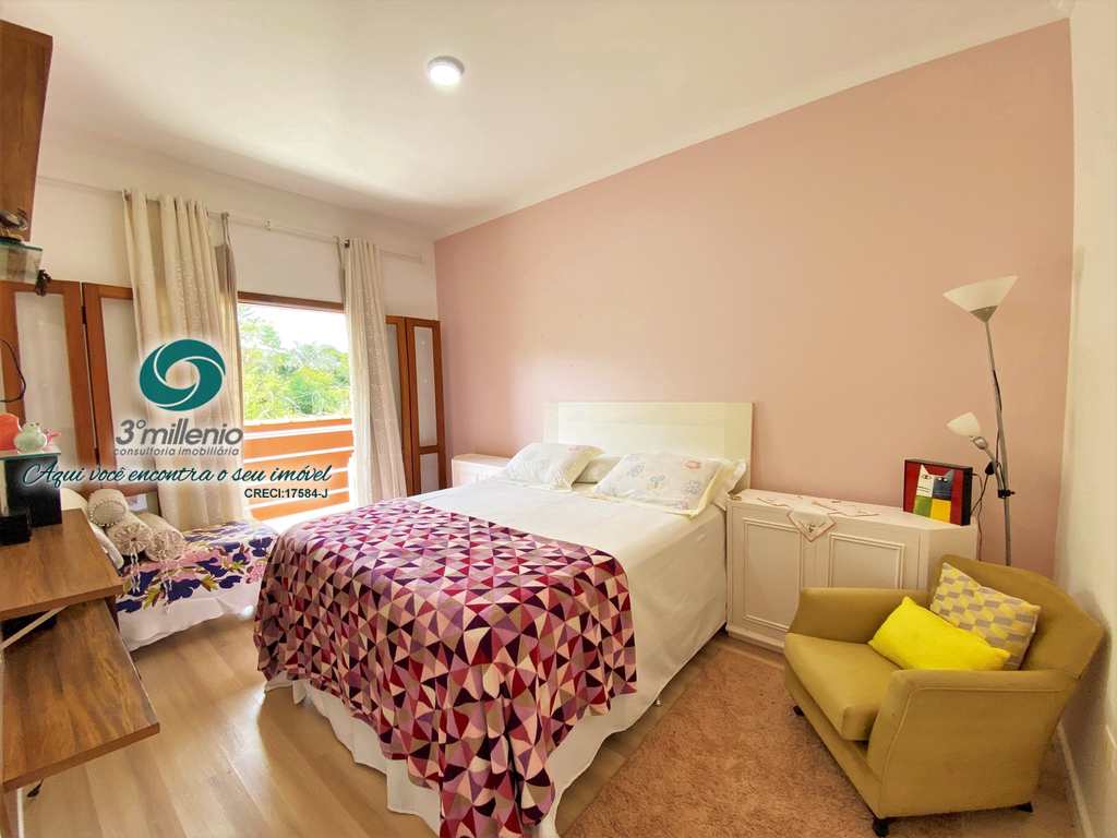 Casa em Cotia, no bairro Vila Hortência