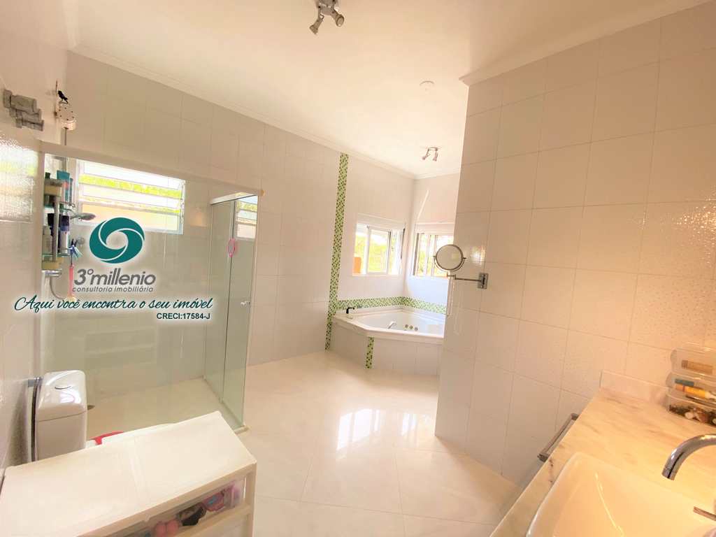 Casa em Cotia, no bairro Vila Hortência