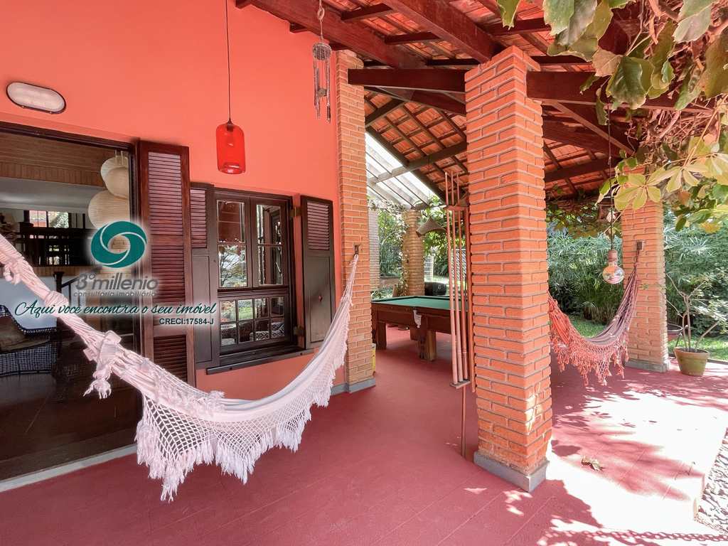 Casa em Cotia, no bairro Granja Viana II