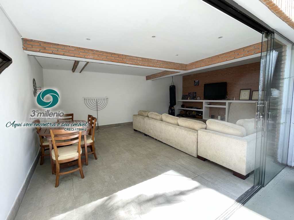 Casa em Cotia, no bairro Granja Viana II