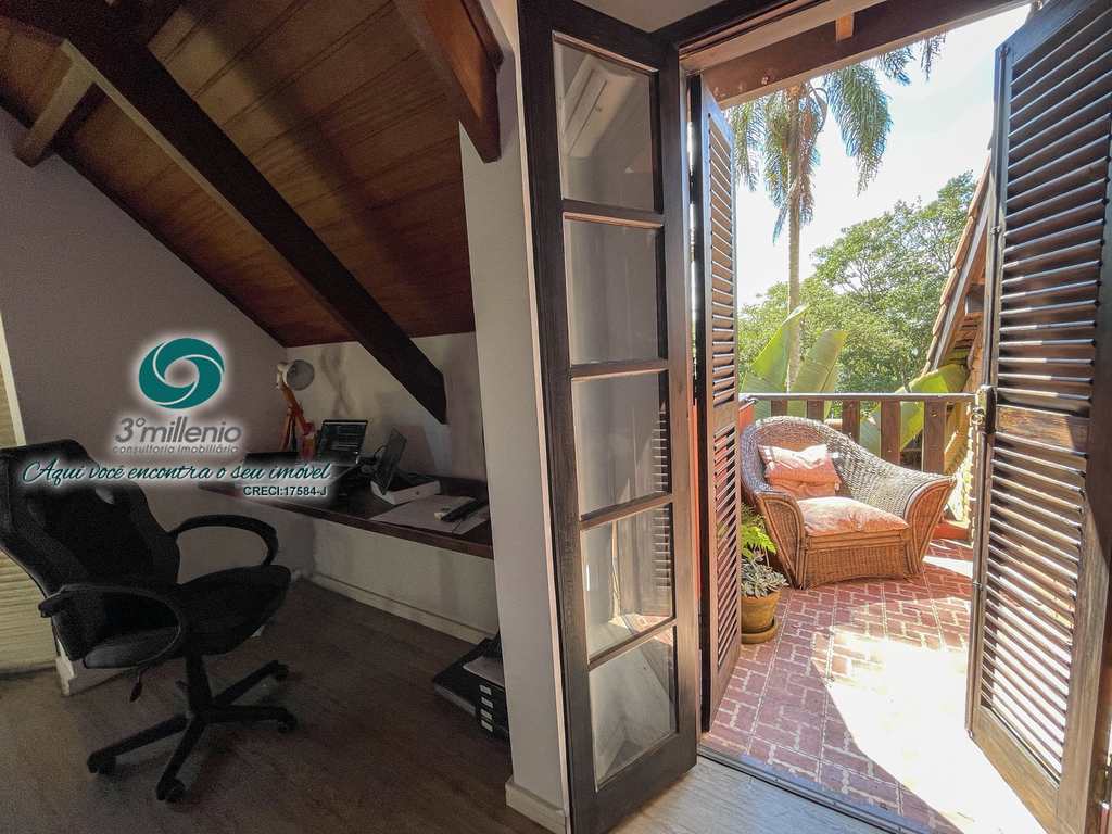 Casa em Cotia, no bairro Granja Viana II