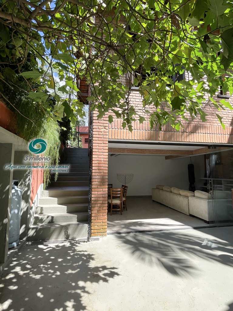 Casa em Cotia, no bairro Granja Viana II