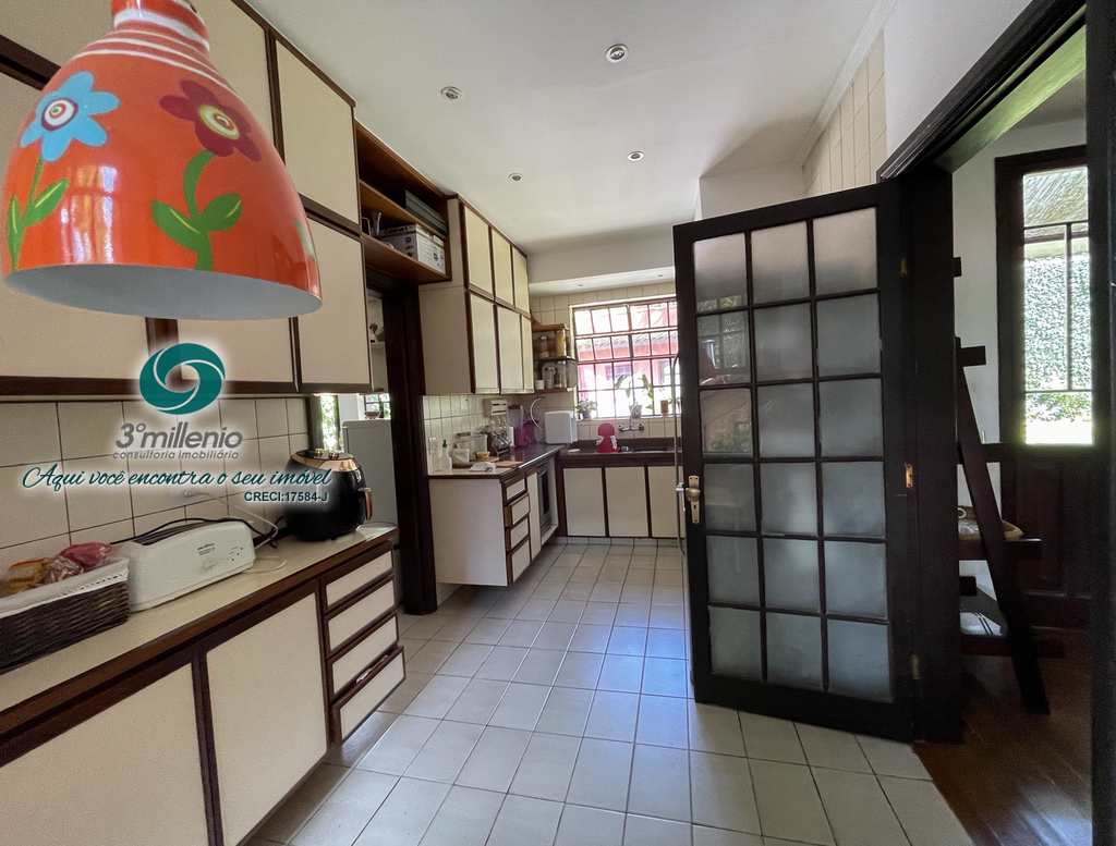 Casa em Cotia, no bairro Granja Viana II