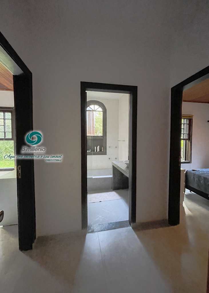 Casa em Cotia, no bairro Granja Viana II