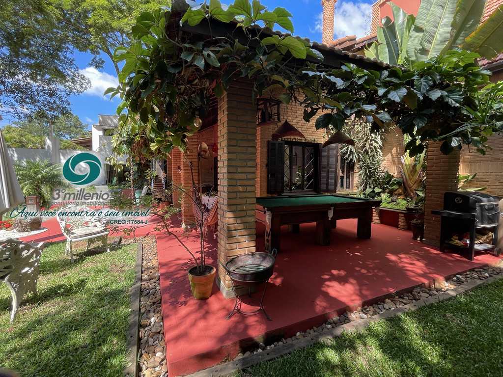 Casa em Cotia, no bairro Granja Viana II