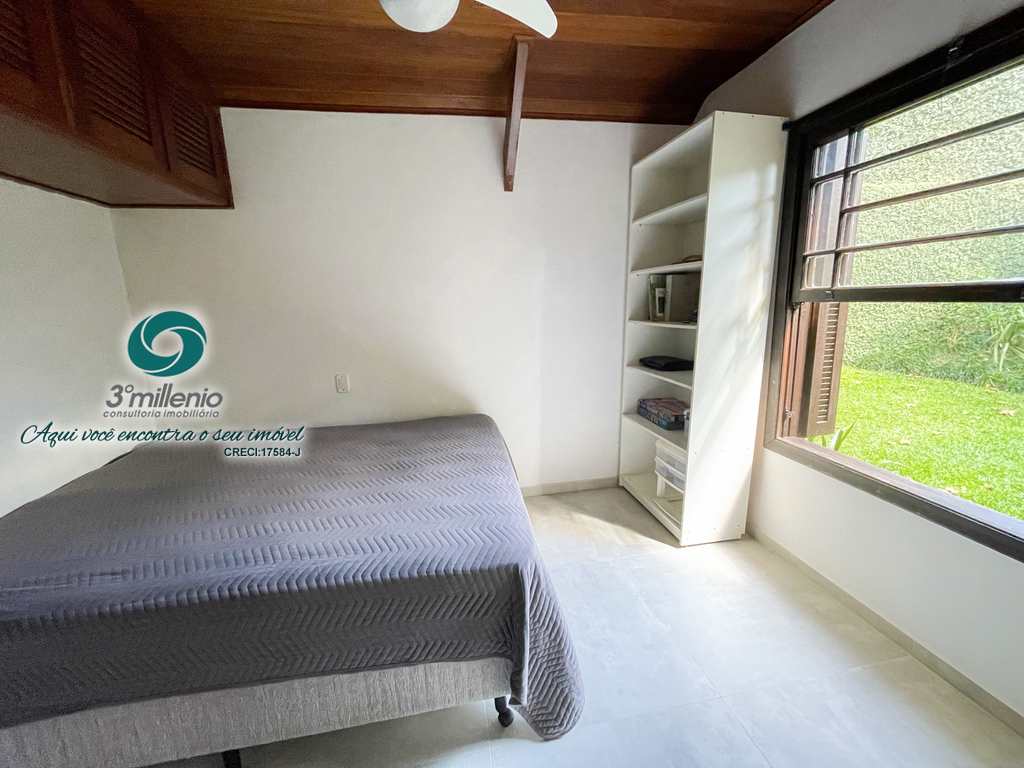 Casa em Cotia, no bairro Granja Viana II