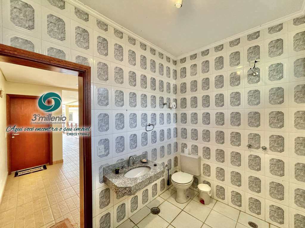 Casa em Carapicuíba, no bairro Golf Park