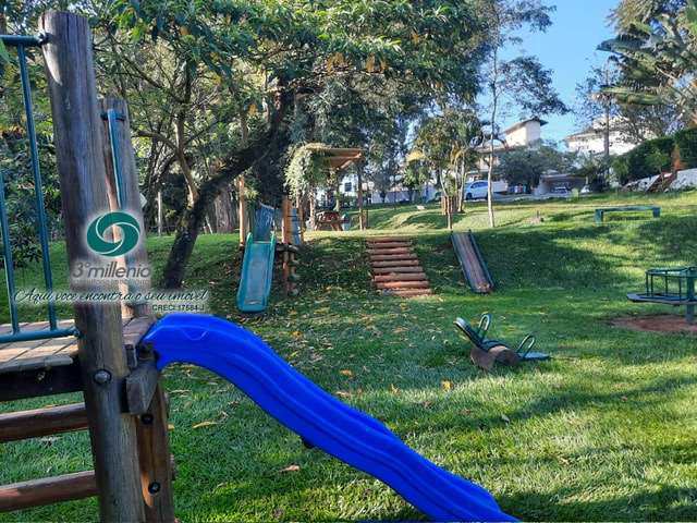Casa em Carapicuíba, no bairro Golf Park