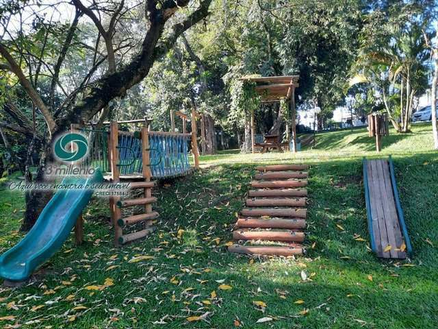 Casa em Carapicuíba, no bairro Golf Park